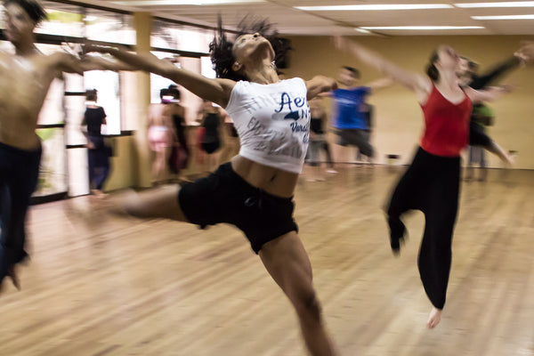 Why Dancing Should Be Your New Favorite Hobby (and 4 Styles to Try)