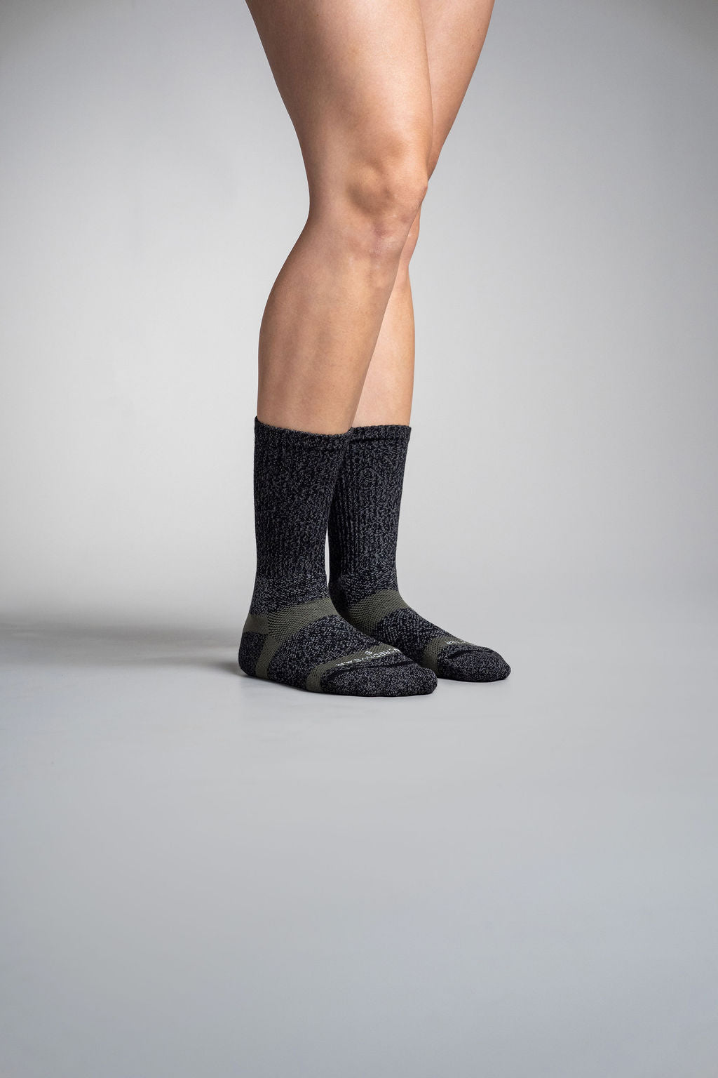 レッグウェア skylrk socks Trek Socks for Pain Relief | Hiking Socks | Incrediwear
